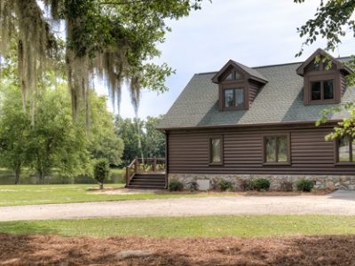 170601-Chris-and-Cami-Photography-0004 - side view of cabin with spanish moss in trees